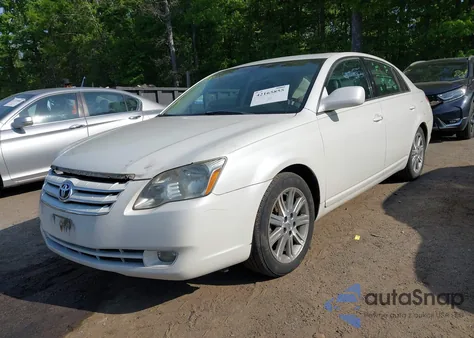 2007 Toyota Avalon Limited z USA, uszkodzony, nr VIN 4T1BK36B47U244908